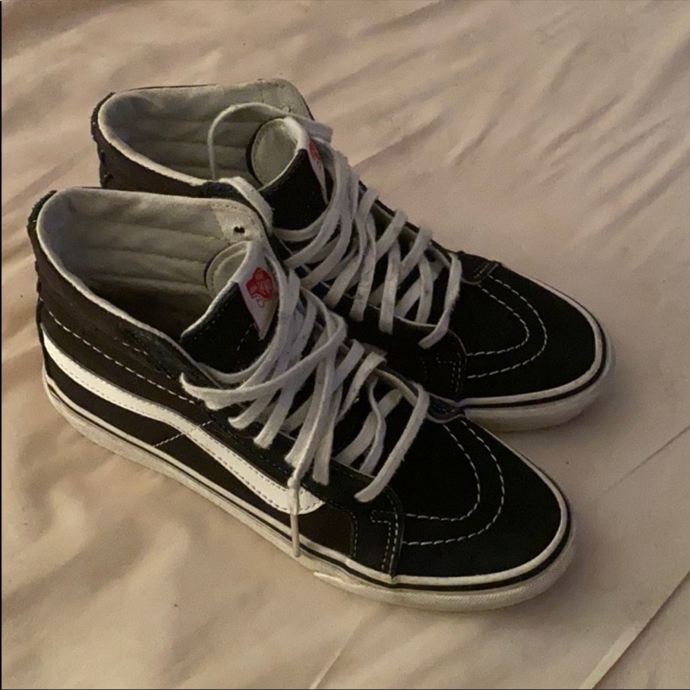 Black and white vans size 5.5 men’s size 7 womans